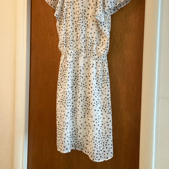 H&M Pretty Black & White Knee Length Short Sleeve Dress - Leaf Pattern - Picture 5 of 6